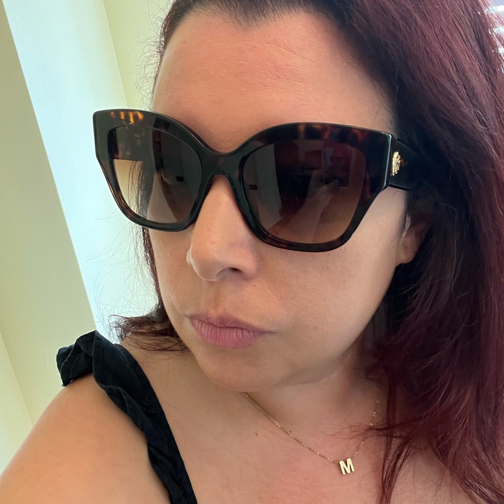 Tory Burch tortoise brown  Sunglasses, cat eye shape w/ case